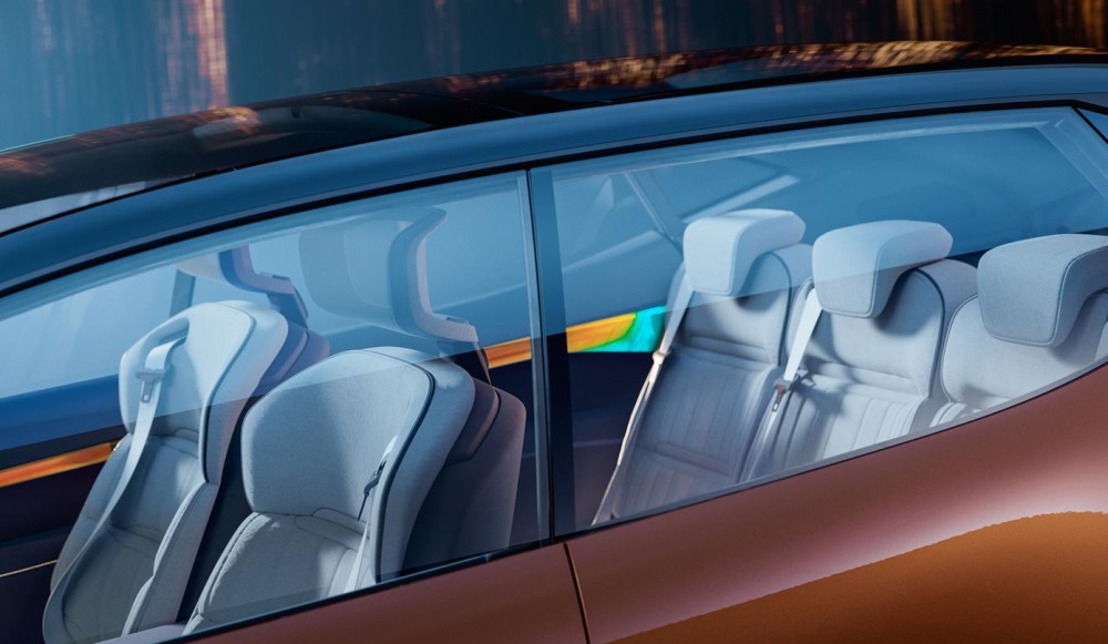 Renault re-imagines the cabin