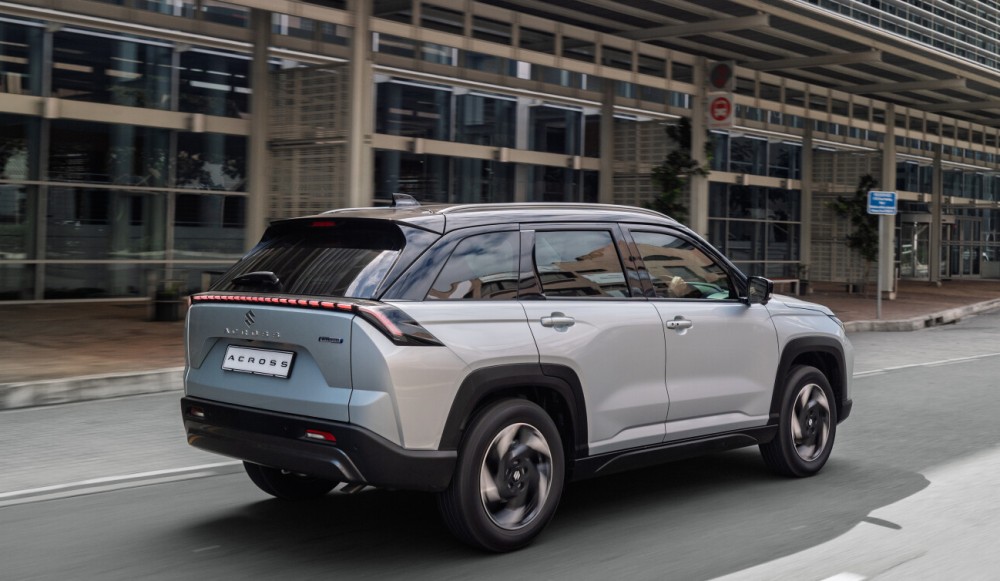 The average price of a new vehicle