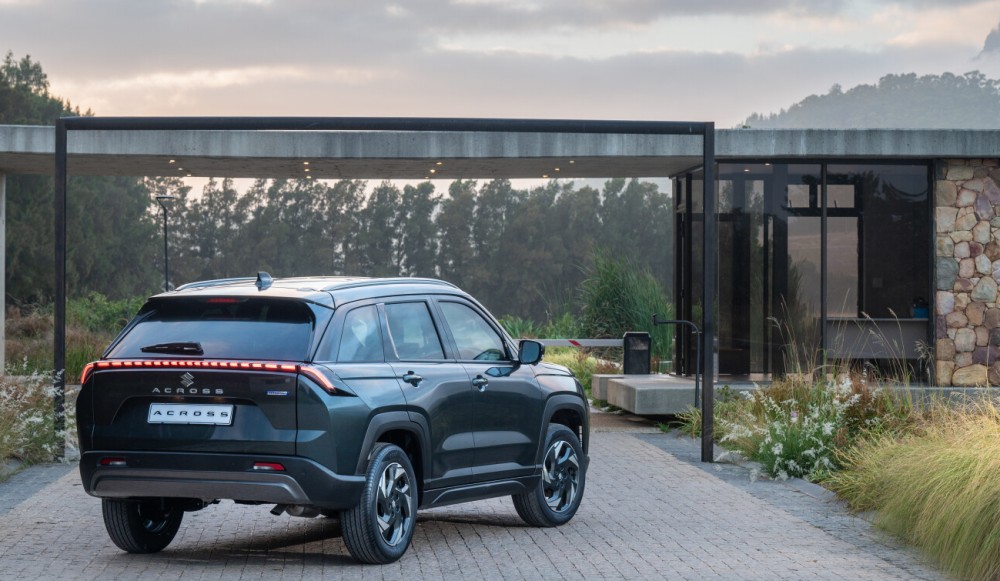 Road Review - Suzuki Across