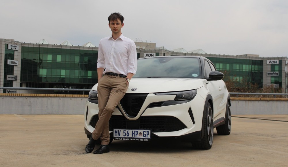 Alfa Romeo Junior Elettrica Veloce: The EV That Doesn’t Feel Like an EV