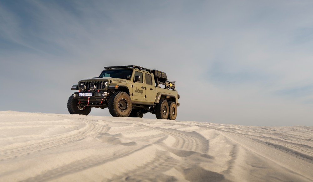 UPDATED: SPECIALIST MAXIMUS 6X6 CONVERSION SHOWCASES THE VERSATILITY OF THE JEEP® GLADIATOR PLATFORM