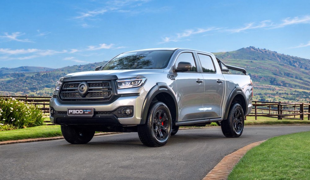 P300 bakkie goes plug-in