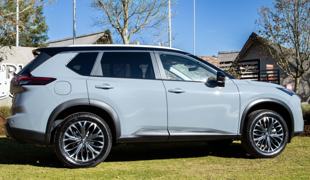 Road Review - Nissan X-Trail Acenta +