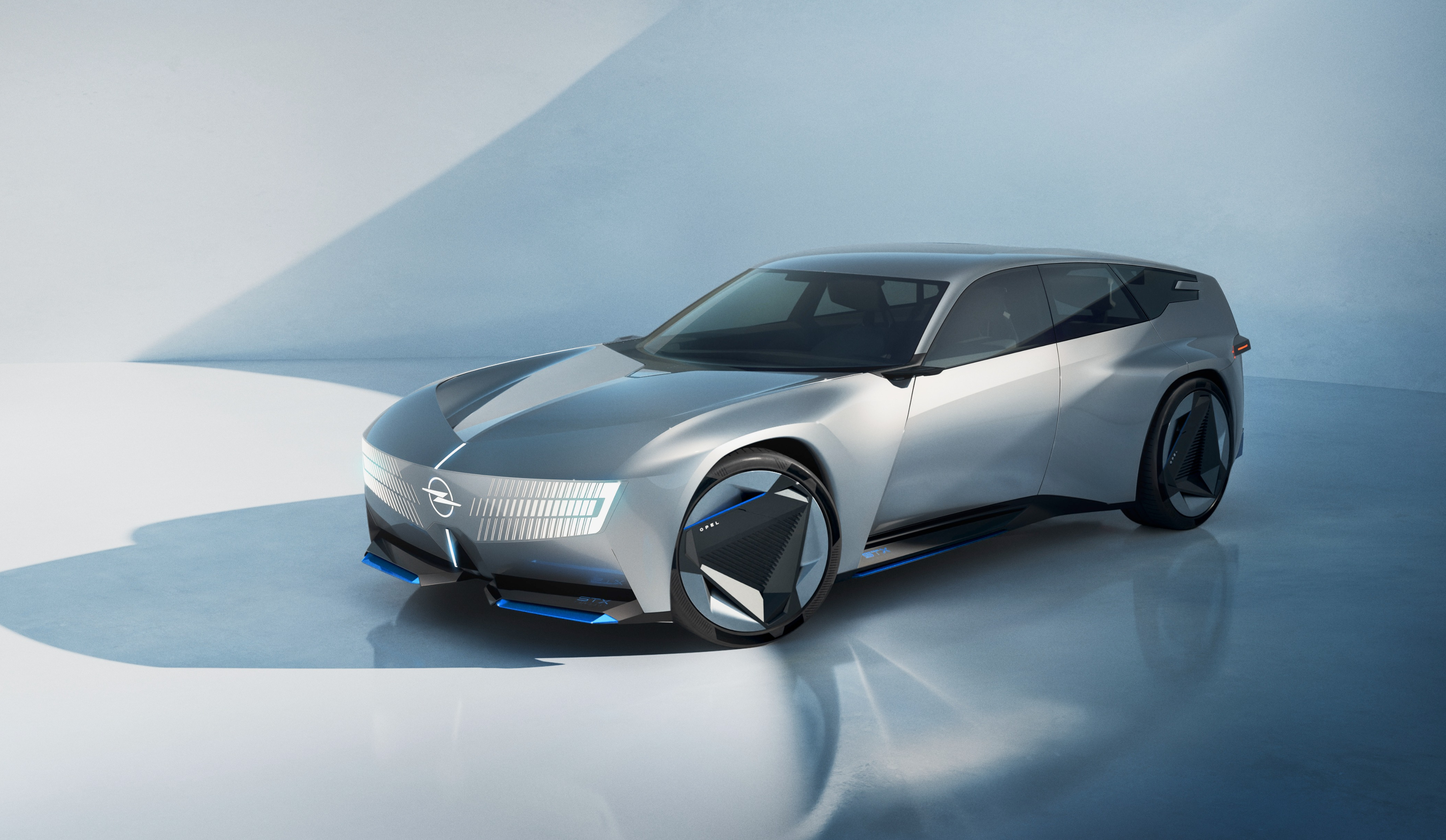 Opel STX Concept: Visionary Study from Rüsselsheim Shows the Estate Design of Tomorrow