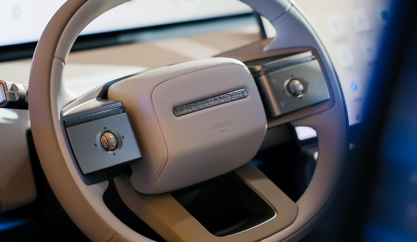 New Freelander revealed