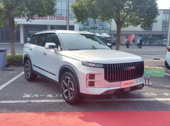 Soon in bloom: Chery’s new blossoms for 2024 teased