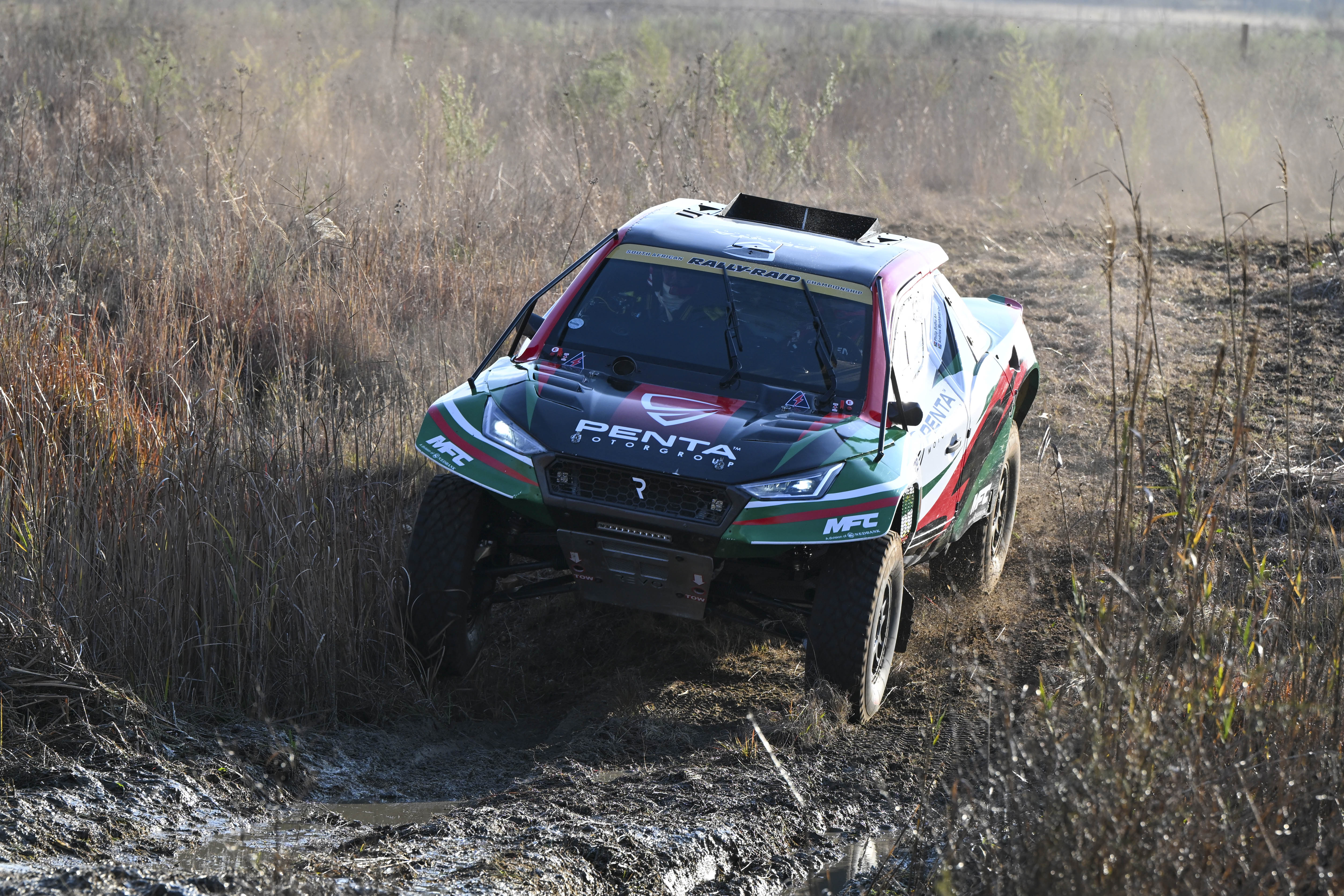 Botha/Mynhardt power the Revo T1 through the tricky course
